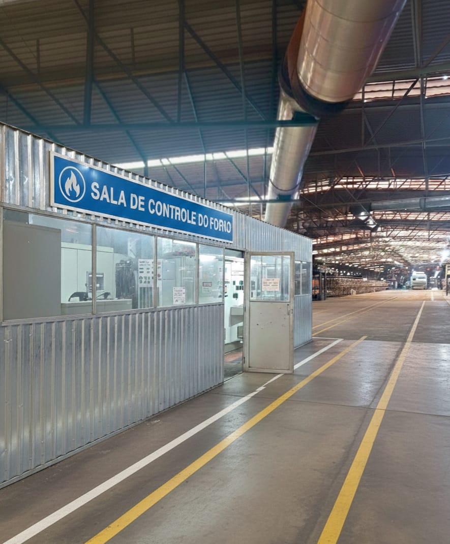 Sala de controle do forno